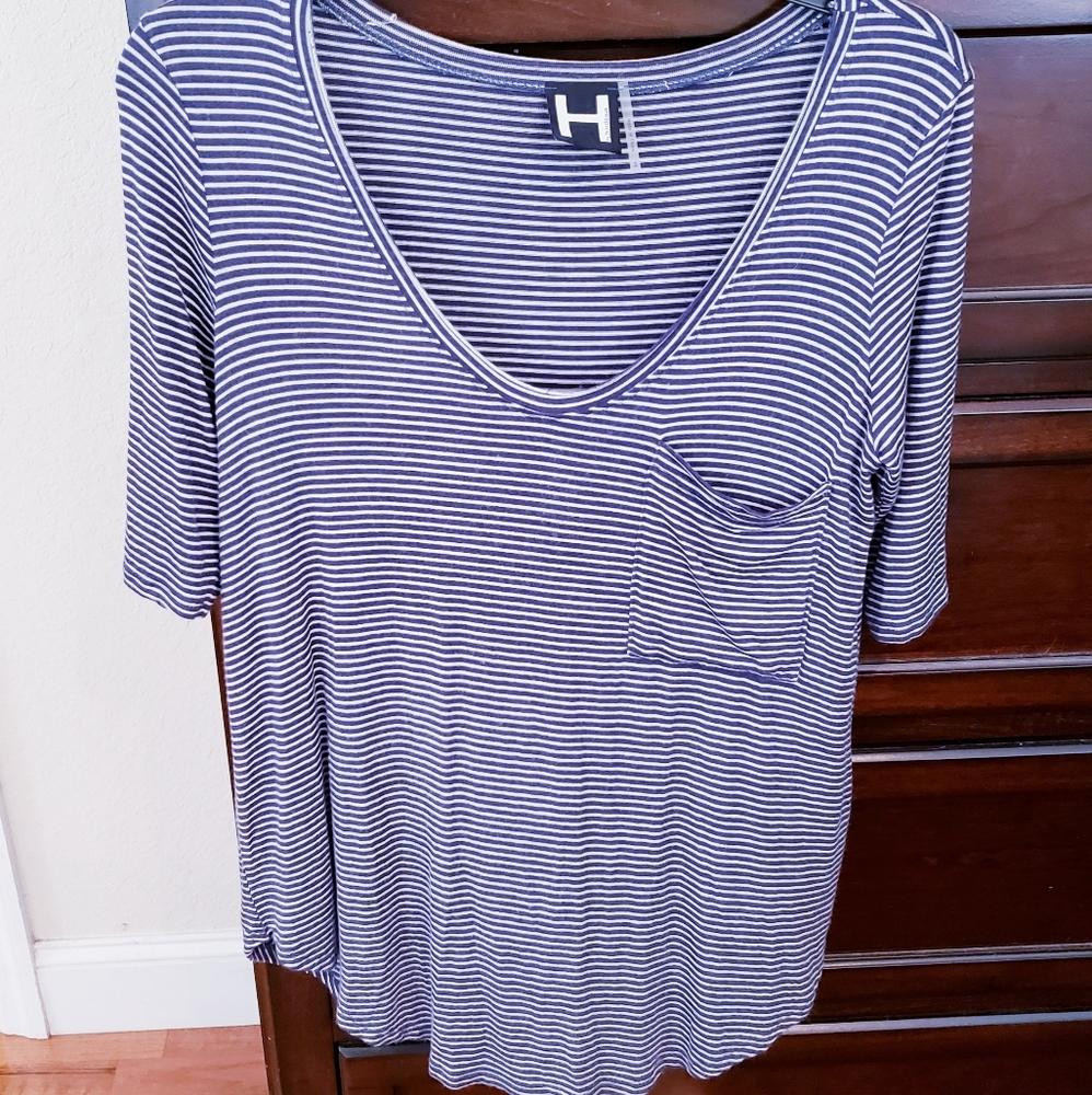 DONATING 3/$6 Oversized Tunic  XSmall fits small